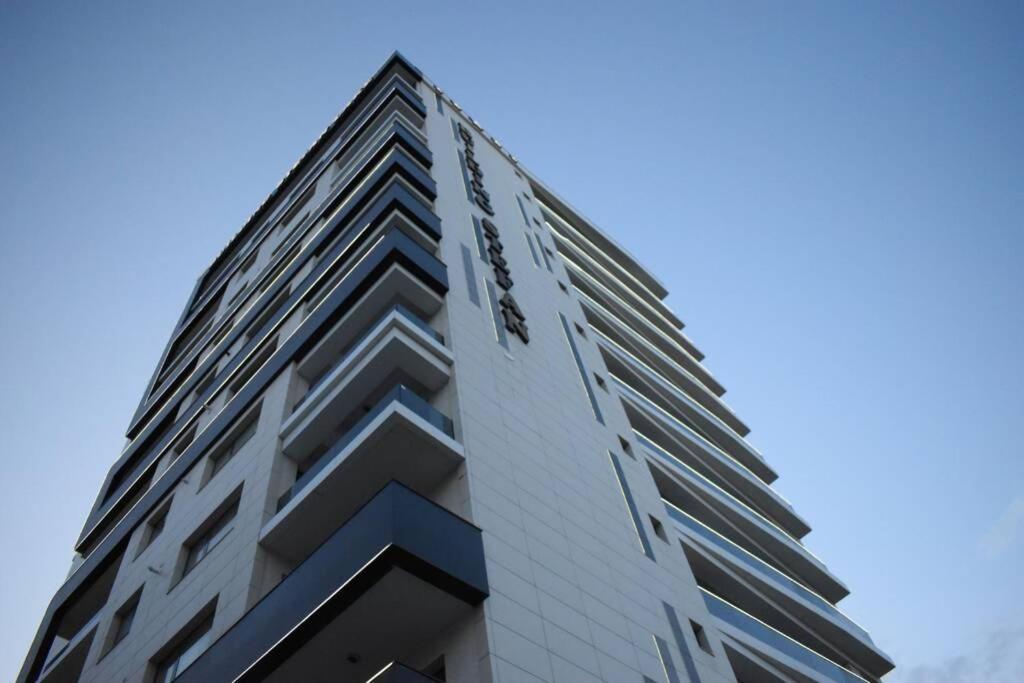 Apartment By The Lake With A View Mamaia Bagian luar foto