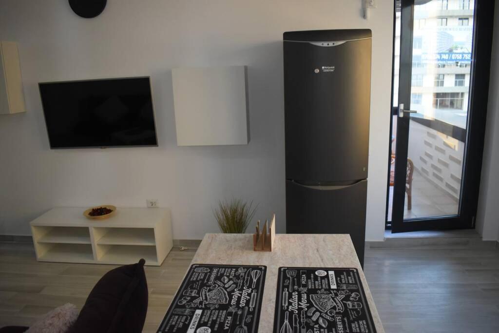 Apartment By The Lake With A View Mamaia Bagian luar foto