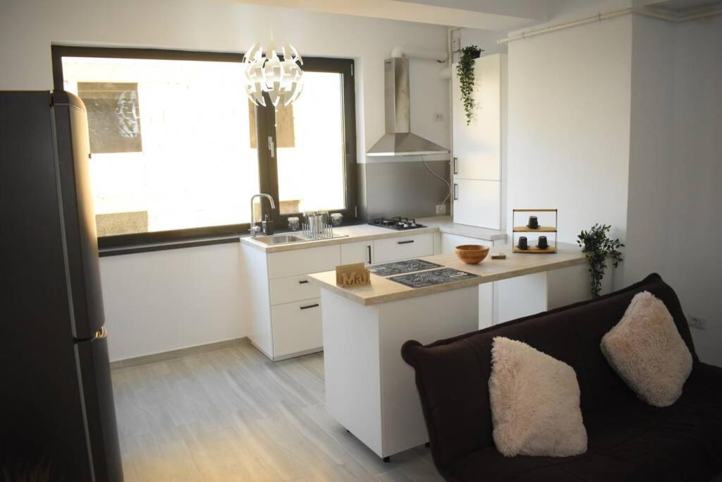 Apartment By The Lake With A View Mamaia Bagian luar foto