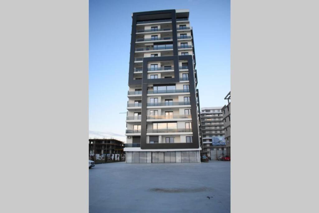 Apartment By The Lake With A View Mamaia Bagian luar foto